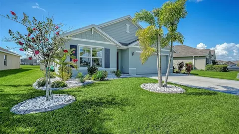 Exterior - 10402 Charlotte Dr, Parrish, FL 34219 photo 4 of 15