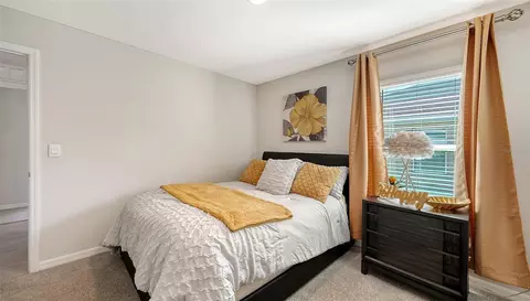 Bedroom - 10402 Charlotte Dr, Parrish, FL 34219 photo 5 of 6