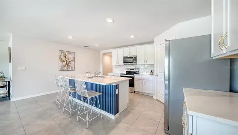 Kitchen - 10402 Charlotte Dr, Parrish, FL 34219 photo 4 of 6