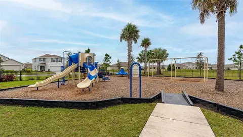 View/Area - 10402 Charlotte Dr, Parrish, FL 34219 photo 9 of 14