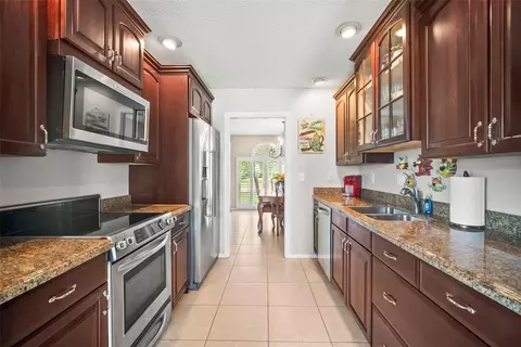 Kitchen - 4194 Banbury Cir, Parrish, FL 34219 photo 4 of 4