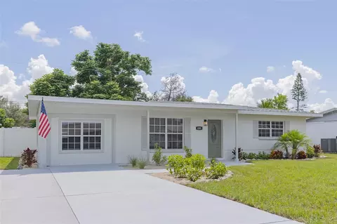 Exterior - 4203 36th St W, Bradenton, FL 34205 photo 6 of 10