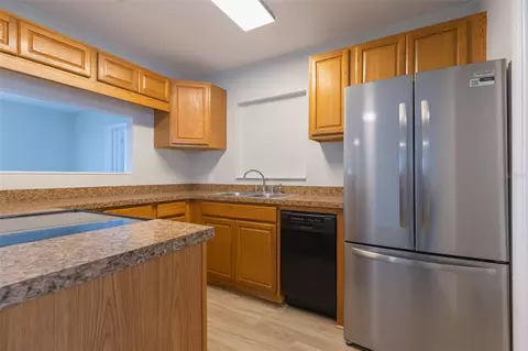 Kitchen - 4203 36th St W, Bradenton, FL 34205 photo 2 of 4