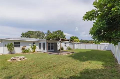 Exterior - 4203 36th St W, Bradenton, FL 34205 photo 8 of 10
