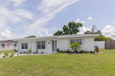 Exterior - 4203 36th St W, Bradenton, FL 34205 photo 9 of 10