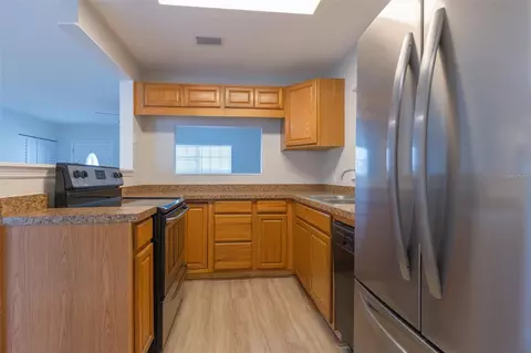 Kitchen - 4203 36th St W, Bradenton, FL 34205 photo 4 of 4