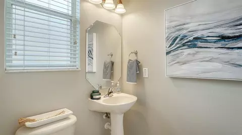 Bath - 11481 Summit Rock Ct, Parrish, FL 34219 photo 5 of 5