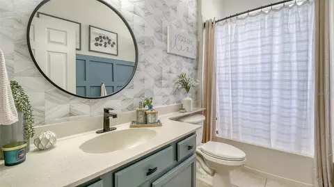 Bath - 11481 Summit Rock Ct, Parrish, FL 34219 photo 4 of 5