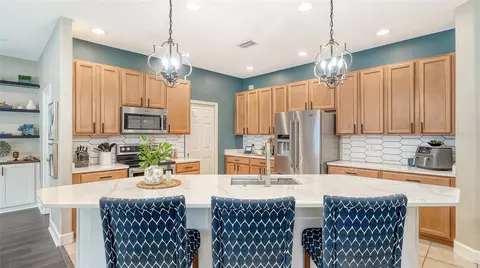 Kitchen - 11481 Summit Rock Ct, Parrish, FL 34219 photo 4 of 6