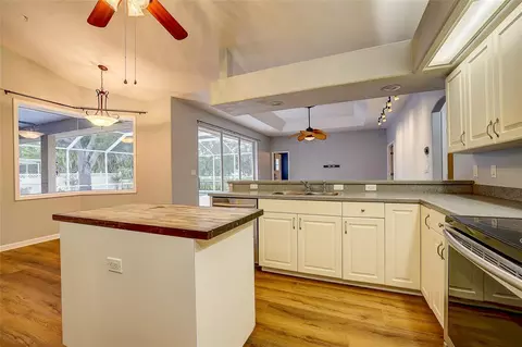 Kitchen - 143 Mill Run E, Bradenton, FL 34212 photo 2 of 2