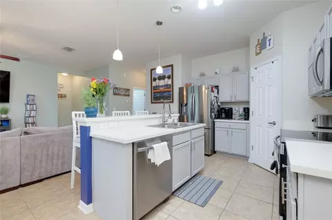 Kitchen - 7919 113th Ave E Ave E, Parrish, FL 34219 photo 3 of 10