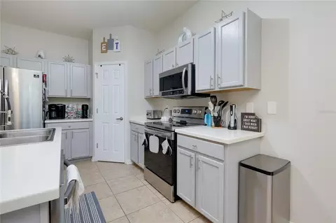 Kitchen - 7919 113th Ave E Ave E, Parrish, FL 34219 photo 4 of 10