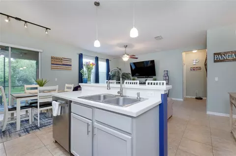 Kitchen - 7919 113th Ave E Ave E, Parrish, FL 34219 photo 6 of 10