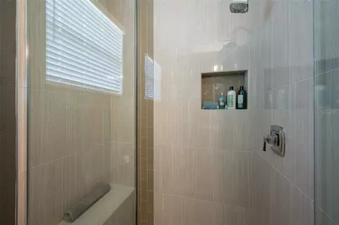 Bath - 4004 65th Pl E, Sarasota, FL 34243 photo 8 of 8