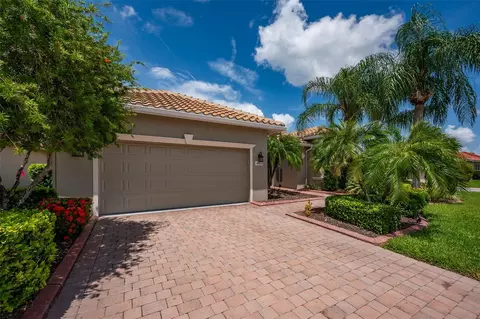 Exterior - 4004 65th Pl E, Sarasota, FL 34243 photo 14 of 20