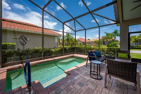 Exterior - 4004 65th Pl E, Sarasota, FL 34243 photo 8 of 20
