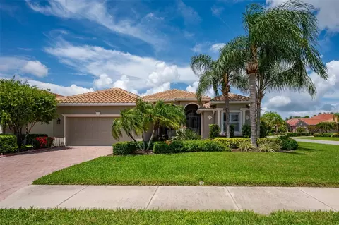 Exterior - 4004 65th Pl E, Sarasota, FL 34243 photo 9 of 20