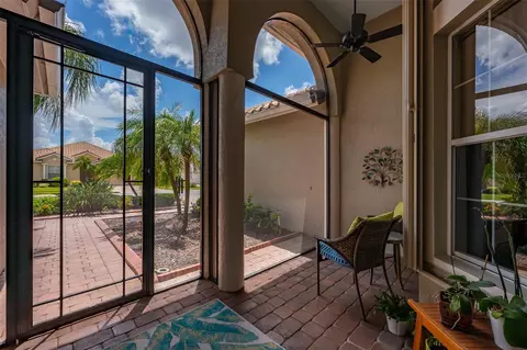 Exterior - 4004 65th Pl E, Sarasota, FL 34243 photo 4 of 20