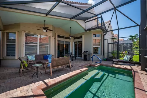 Exterior - 4004 65th Pl E, Sarasota, FL 34243 photo 6 of 20