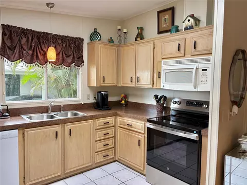 Kitchen - 5707 45th St E #64, Bradenton, FL 34203 photo 1 of 4