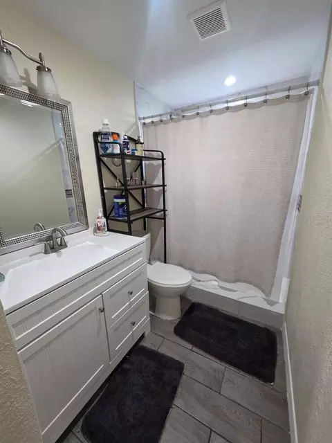 Bath - 3412 16th St E, Bradenton, FL 34208 photo 1 of 1