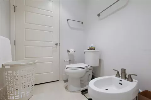 Bath - 10530 Boardwalk Loop #601, Bradenton, FL 34202 photo 5 of 5