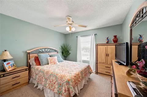 Bedroom - 6904 22nd St W, Bradenton, FL 34207 photo 6 of 9
