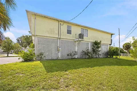 Exterior - 6904 22nd St W, Bradenton, FL 34207 photo 6 of 10