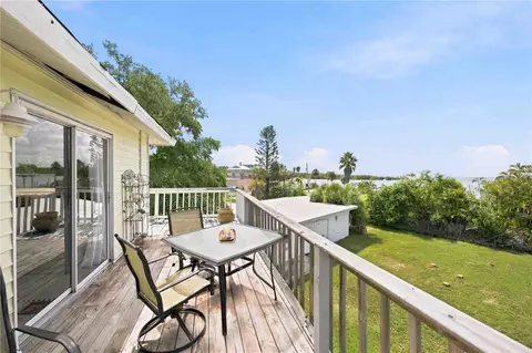 Exterior - 6904 22nd St W, Bradenton, FL 34207 photo 2 of 10