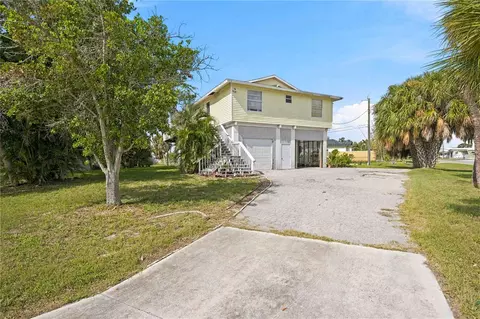 Exterior - 6904 22nd St W, Bradenton, FL 34207 photo 5 of 10