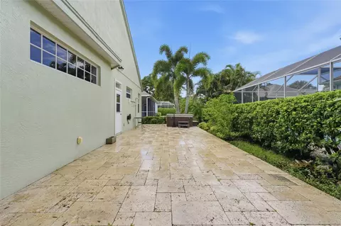 Exterior - 4703 4th Avenue Dr E, Bradenton, FL 34208 photo 10 of 12