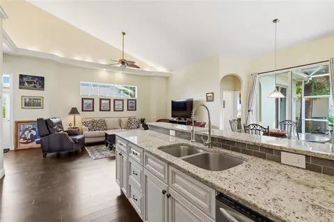 Kitchen - 4703 4th Avenue Dr E, Bradenton, FL 34208 photo 3 of 4