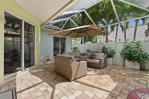 Exterior - 4703 4th Avenue Dr E, Bradenton, FL 34208 photo 5 of 12