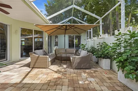 Exterior - 4703 4th Avenue Dr E, Bradenton, FL 34208 photo 7 of 12