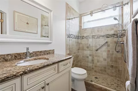 Bath - 4703 4th Avenue Dr E, Bradenton, FL 34208 photo 5 of 6