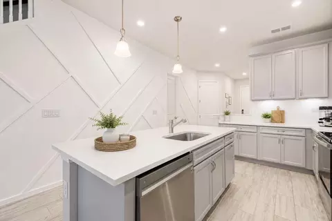 Kitchen - 5658 Silverbridge Trl, Bradenton, FL 34211 photo 1 of 6