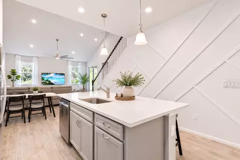 Kitchen - 5658 Silverbridge Trl, Bradenton, FL 34211 photo 5 of 6
