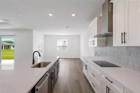 Kitchen - 8924 Deep Horizon Loop, Parrish, FL 34219 photo 3 of 4