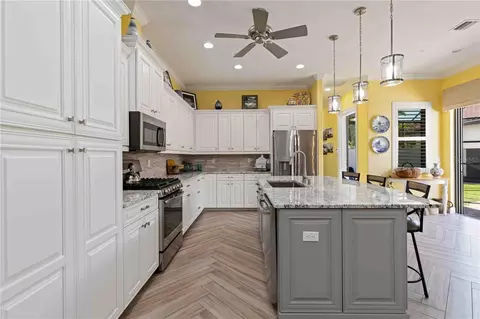 Kitchen - 146 E Tampa Ave, Venice, FL 34285 photo 1 of 4