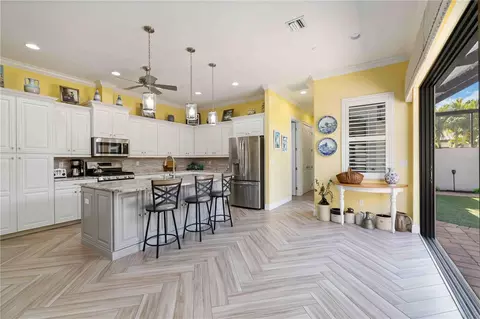Kitchen - 146 E Tampa Ave, Venice, FL 34285 photo 2 of 4