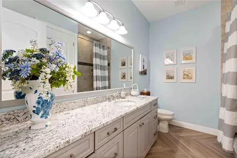 Bath - 146 E Tampa Ave, Venice, FL 34285 photo 4 of 4