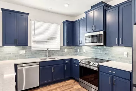 Kitchen - 11447 Gallatin Trl, Parrish, FL 34219 photo 3 of 6