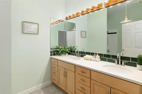 Bath - 296 Pine Ranch Trl, Osprey, FL 34229 photo 5 of 10