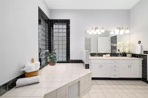 Bath - 296 Pine Ranch Trl, Osprey, FL 34229 photo 2 of 10