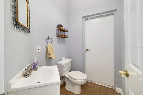 Bath - 296 Pine Ranch Trl, Osprey, FL 34229 photo 9 of 10