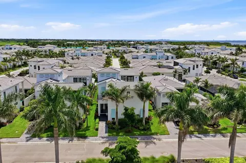 View/Area - 5935 Redbay Blvd, Bradenton, FL 34210 photo 3 of 11