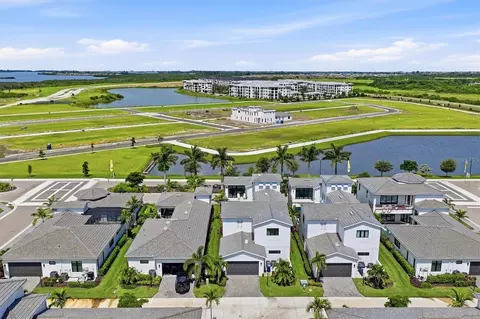View/Area - 5935 Redbay Blvd, Bradenton, FL 34210 photo 5 of 11