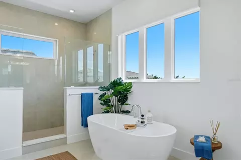 Bath - 5935 Redbay Blvd, Bradenton, FL 34210 photo 8 of 8