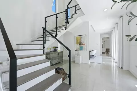 Entry Way - 5935 Redbay Blvd, Bradenton, FL 34210 photo 3 of 8