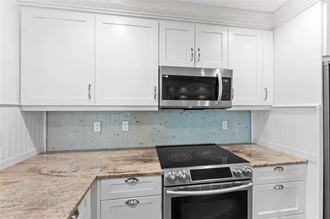 Kitchen - 1252 Waterside Ln, Venice, FL 34285 photo 5 of 9